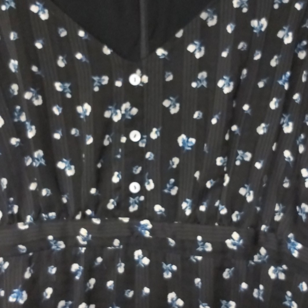 🌼Beautiful Black Floral Mini Dress🌼 - Picture 3 of 6